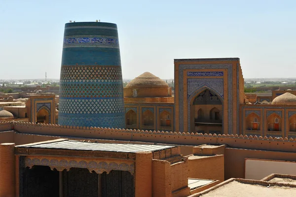 Khiva: torres y arco — Foto de Stock