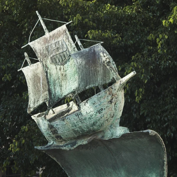 Cagliari Sardinia Italia Septiembre 2019 Detalle Escultura Embarcación Bronce Santuario —  Fotos de Stock