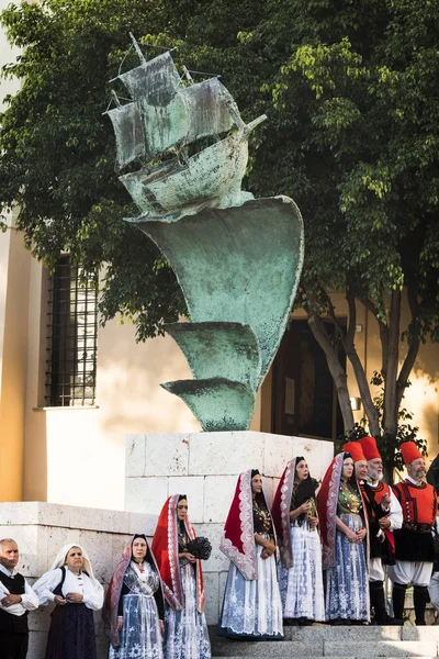 Cagliari Sardinia Włochy Wrzesień 2019 Brązowa Rzeźba Żaglówki Sanktuarium Bonarii — Zdjęcie stockowe