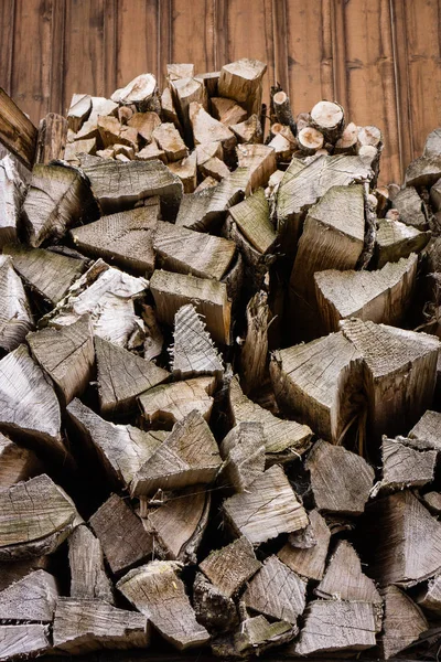 ahşap günlüklerini kazıklı