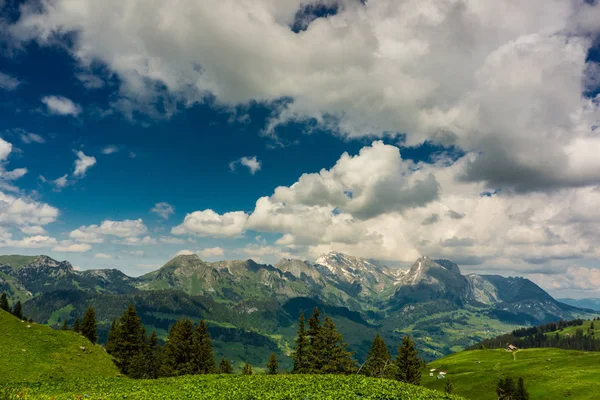 Ελβετικές Άλπεις Στα Τέλη Του Καλοκαιριού — Φωτογραφία Αρχείου