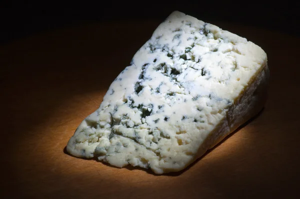 Mavi peynir dilim — Stok fotoğraf
