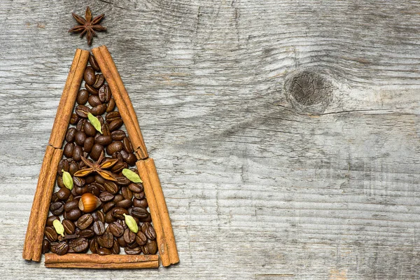 Carte de voeux sapin de Noël en cannelle et café — Photo