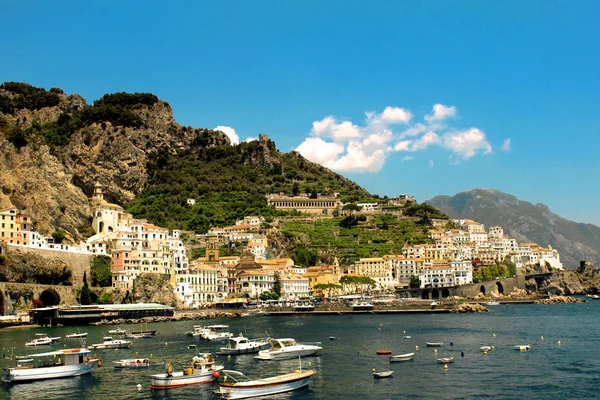 Amalfi Beach panoramik manzara - İtalya