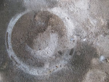 Gri Çimento Arkaplanına Soyut Boya Damlası