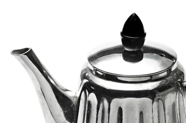 Vintage zilveren theepot op een witte achtergrond — Stockfoto