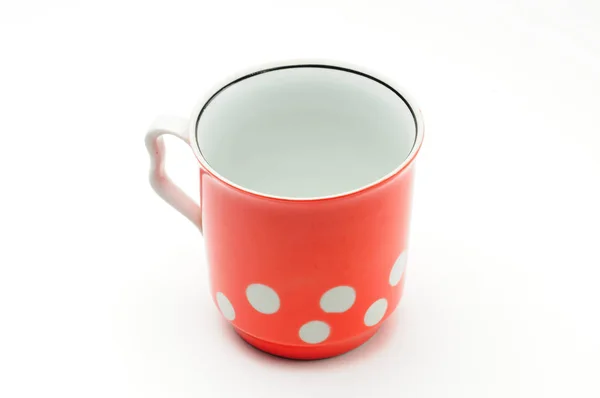 Vintage Rote Tasse Mit Weißen Erbsen Auf Einem Isolierten Weißen — Stockfoto