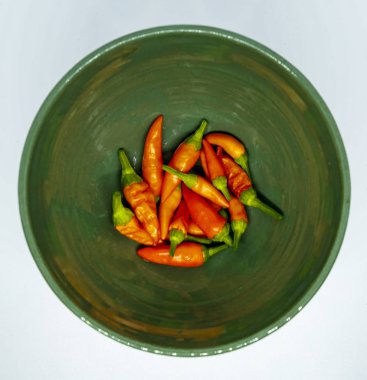 Seramik biber kabında kırmızı biber