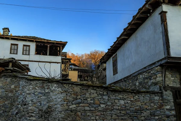 Θέα Στο Δρόμο Του Παλιού Βουλγαρικού Χωριού Κοβάτσεβιτς — Φωτογραφία Αρχείου