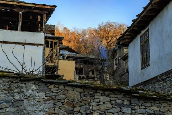 Uitzicht Straat Van Het Oude Bulgaarse Dorp Kovachevitsa — Stockfoto