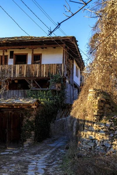 Uitzicht Straat Van Het Oude Bulgaarse Dorp Kovachevitsa — Stockfoto