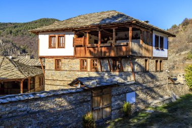 Eski Bulgar köyü Kovaçevitsa 'nın sokak manzarası