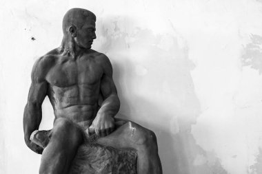 Kunino Köyü, Bulgaristan, 01.09.2020 - Stonemasonluk meslek lisesi manzarası. Mezuniyet taşı işçiliği.