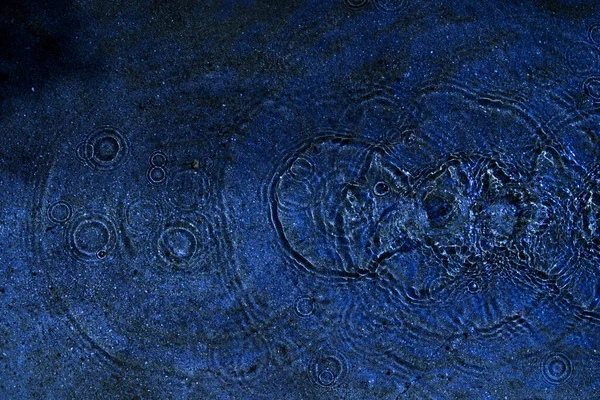 Eau Pudlle Gouttes Lumière Cercles Bleu — Photo