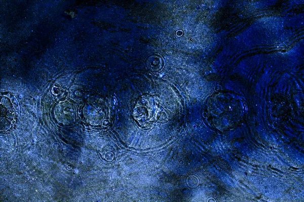 Eau Pudlle Gouttes Lumière Cercles Bleu — Photo