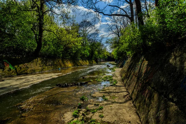 Άποψη Του Ποταμού Περλόβσκα Στη Σόφια Της Βουλγαρίας — Φωτογραφία Αρχείου