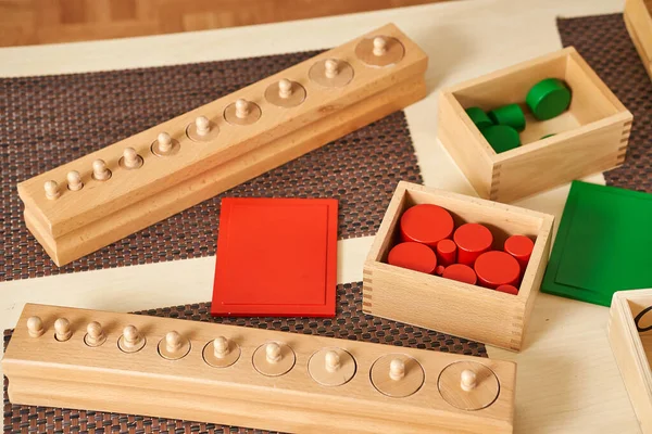 Montessori compter les numéros d'apprentissage des jeux Images De Stock Libres De Droits