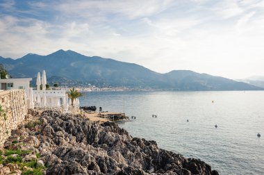 Restoran görünüm plajda French Riviera, Fransa