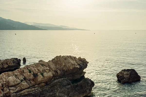 Ligurya Denizi kıyısında Panorama görünümünü. Menton, French Riviera, Fransa. — Stok fotoğraf