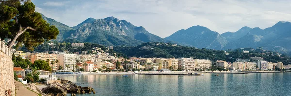 Panoramautsikt över kusten av Liguriska havet. Menton, franska Rivieran, Frankrike. — Stockfoto