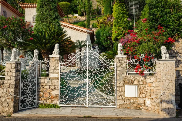 Bellissima villa. Riviera Francese, Francia . — Foto Stock