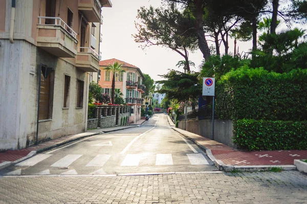 Bela rua florescendo itália — Fotografia de Stock