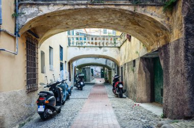 Ventimiglia Antik şehir sokaklarında. İtalya.