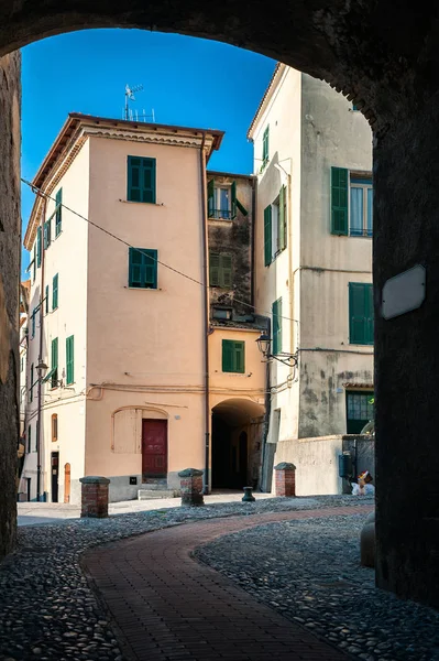 이탈리아 시의 아름 다운 고 대 거리 — 스톡 사진