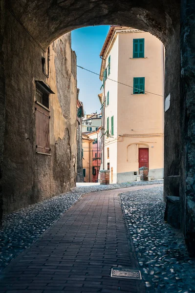 Krásné starobylé ulice italská města — Stock fotografie