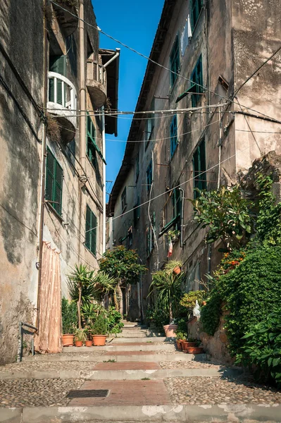 Schöne alte Straßen der italienischen Stadt — Stockfoto