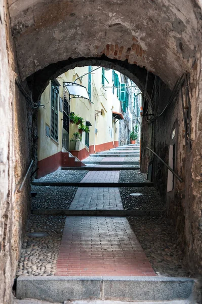 Belas ruas antigas da cidade italiana — Fotografia de Stock