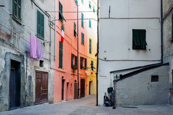 Ulice starověkého města Ventimiglia. Itálie. — Stock fotografie