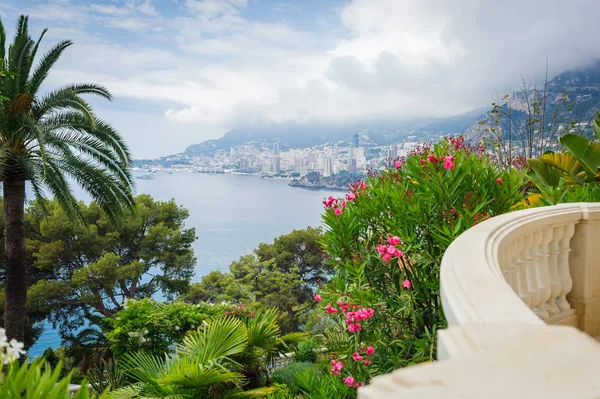 Panoramablick auf monte carlo von der villa. — Stockfoto