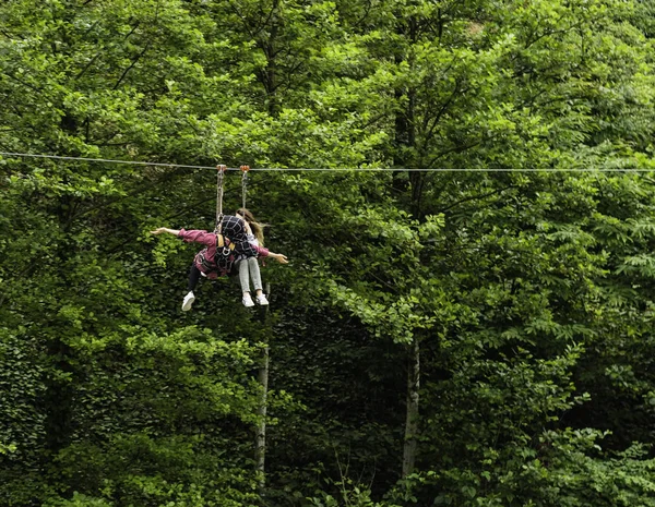 Turister Som Gör Zipline Firtina Creek Firtina Deresi Rize Turkiet — Stockfoto