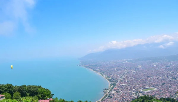 Karadeniz 'in en büyük şehirlerinden biri olan Ordu' nun merkez manzarası, Türkiye,