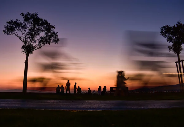 Fahrradwege Und Schatten Sonnenuntergang Strand Menschensilhouette Alsancak Izmir Türkei — Stockfoto