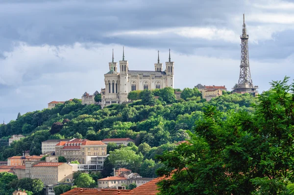 Lyon (Franciaország) Notre-Dame de Fourviere és fém-torony Stock Kép