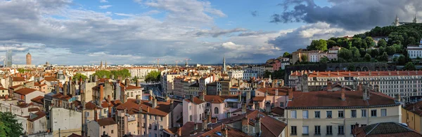 Lyon (Frankrike) högupplöst natursköna panorama — Stockfoto