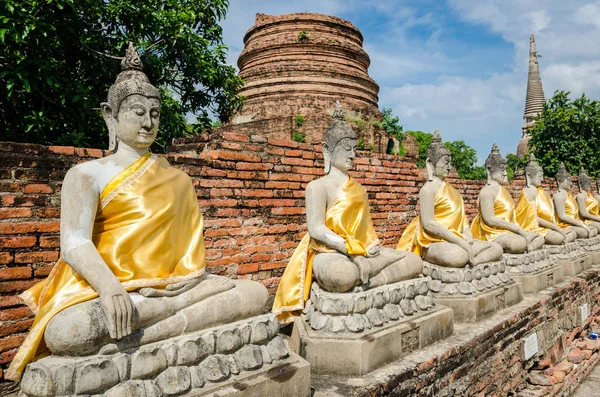 Ayutthaya (Tayland), eski tapınak kalıntıları Buda heykelleri — Stok fotoğraf