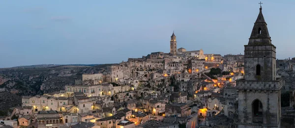 Matera (Basilicata İtalya) Sasso Barisano alacakaranlıkta — Stok fotoğraf