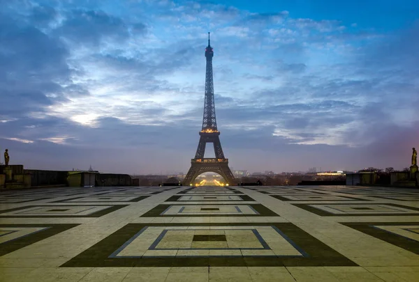 Paris Tour Eiffel od Trocadero rano zmierzchu — Zdjęcie stockowe