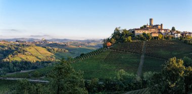 Le Langhe, Castiglione Falletto ve Serralunga d Alba