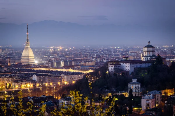Torino vista panoramica con Mole Antonelliana e Monte dei Cappuccini — Foto Stock