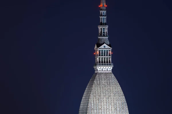 Torino Muldvarpen Antonelliana om natten - Stock-foto