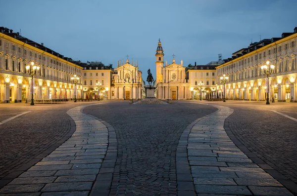 Torino Piazza San Carlo no crepúsculo — Fotografia de Stock