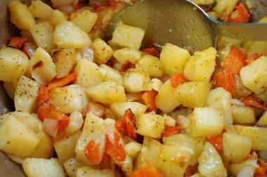 Sebzeli yağda kızarmış patates