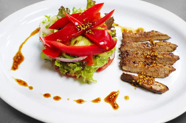 Salata sebze ve Dana eti