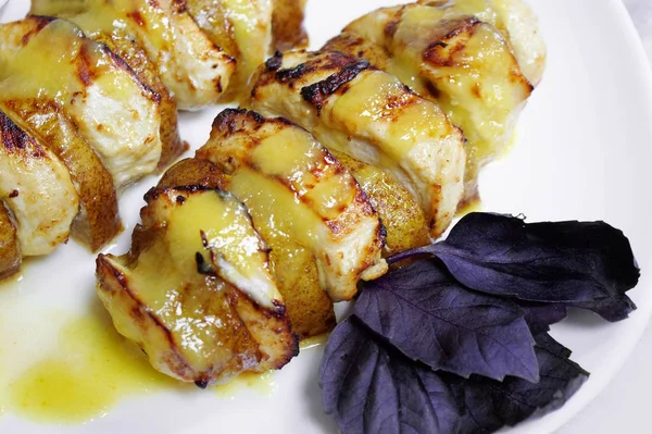 armut ile fırında tavuk fileto