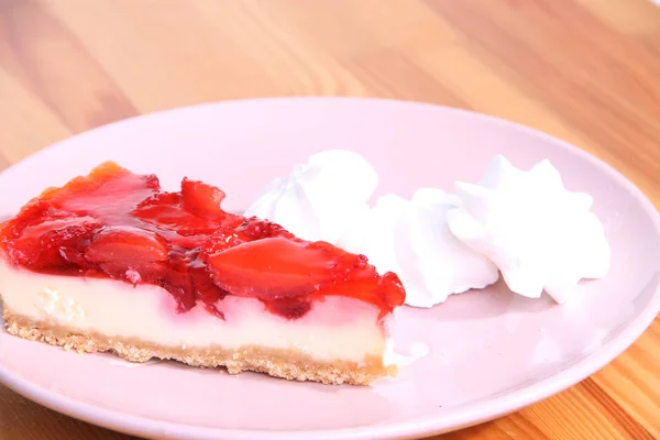 Şeker ile plaka üzerinde Cheesecake 