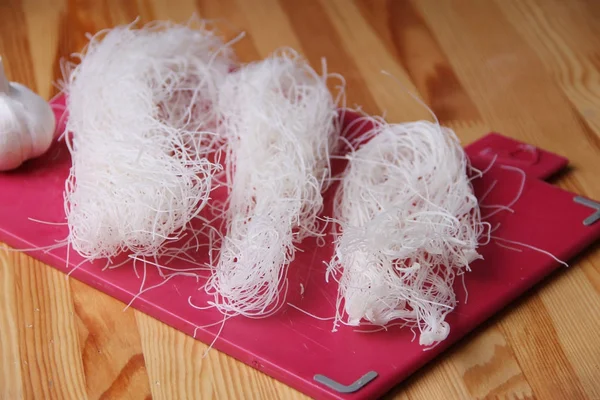 Japonya gıda. Sarımsaklı erişte.